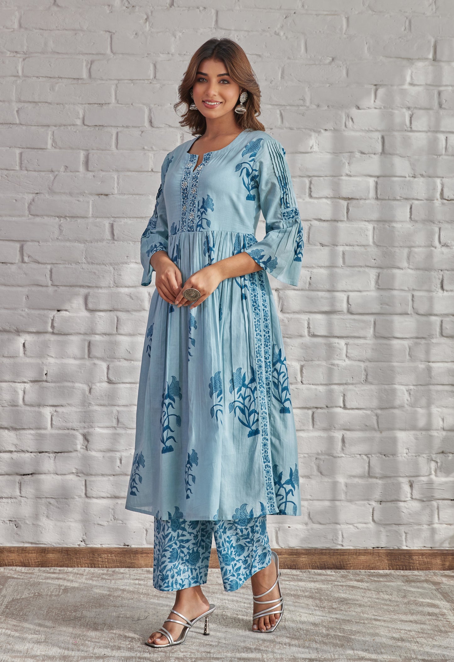 Blue Floral Buta Printed Kurta Set With Doriya Dupatta