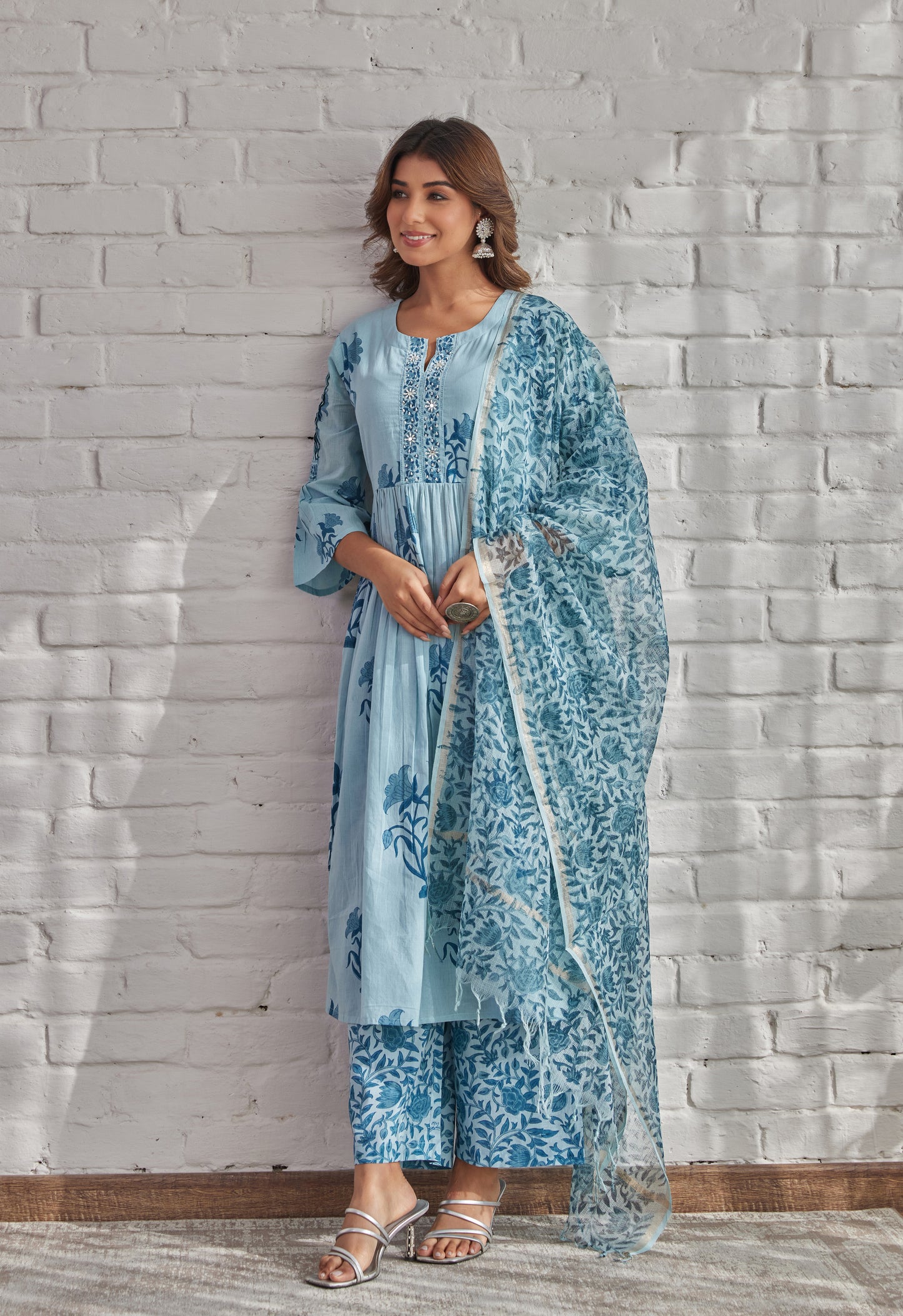 Blue Floral Buta Printed Kurta Set With Doriya Dupatta