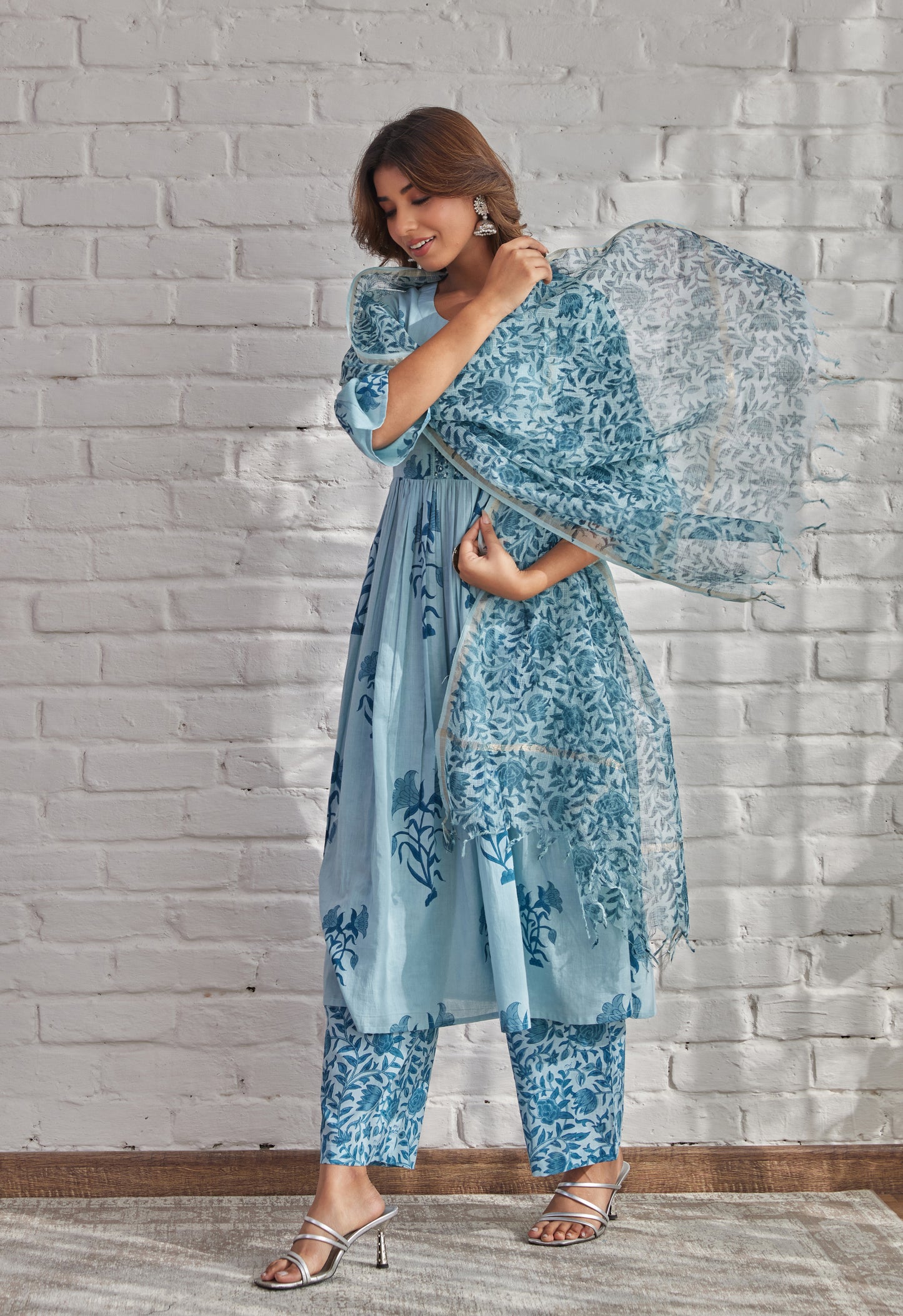 Blue Floral Buta Printed Kurta Set With Doriya Dupatta